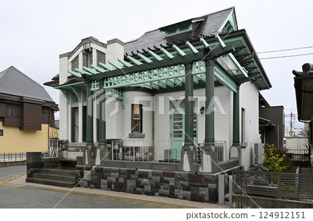 Former Kume Family Residence Western-style Building 124912151