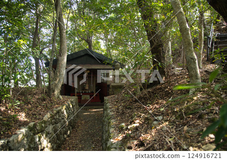 Benzaiten Shrine (Summer Mountain Park) [Taiji Town, Wakayama Prefecture] 124916721