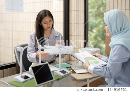 Analysis and Strategy. Discussing sustainable energy practices through collaborative analysis. 124916761