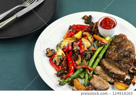 Files of the breast duck grill. 124918163