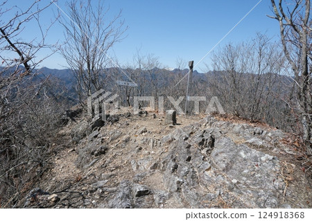 Summit of Mt. Mitsuiwa, Minamimaki Village, Gunma Prefecture, April 9, 2025 Summit of Mt. Mitsuiwa, Minamimaki Village, Gunma Prefecture, April 9, 2025 124918368