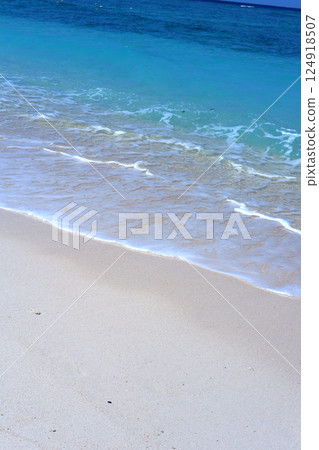 Okinawa's white sand beach Okinawa's white sand beach 124918507