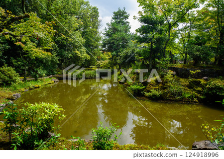 有池塘的當持院花園 124918996