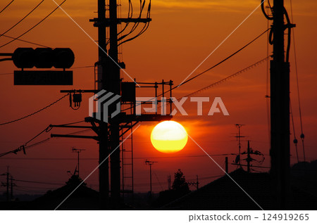 Sunset in spring 124919265