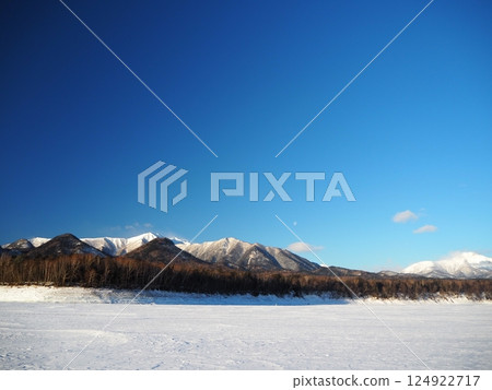Beautiful scenery seen from the surface of Lake Nukabira Beautiful scenery seen from the surface of Lake Nukabira 124922717