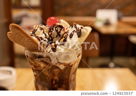 Chocolate parfait at a coffee shop Chocolate parfait at a coffee shop 124923037