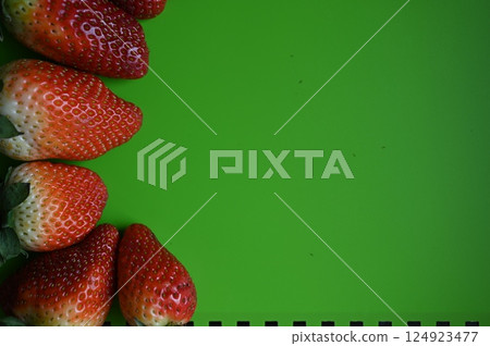 strawberries, background, fruit 124923477