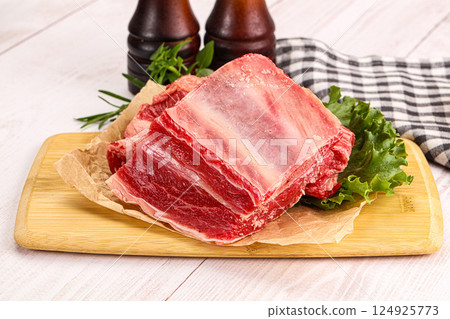 Raw beef rib for cooking Raw beef rib for cooking 124925773