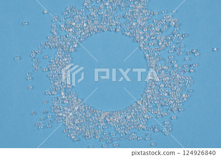 Small glass beads 124926840