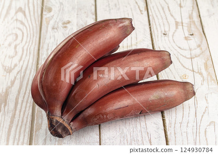 Red organic sweet banana heap 124930784