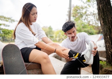 Caring for a Friend with Skateboard Injuries Essential Tips and Insights 124933477