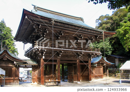 Ina waves shrine 124933966