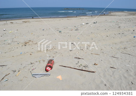 Coastal wreckage Environmental problems Garbage problems Coastal wreckage Environmental problems Garbage problems 124934381