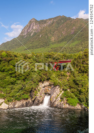 世界自然遺產 屋久島莫秋武山和鳥木瀑布(秋季) 世界自然遺產 屋久島莫秋武山和鳥木瀑布(秋季) 124934782