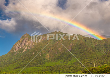屋久島世界自然遺產：莫喬穆山與彩虹（9月） 124934830