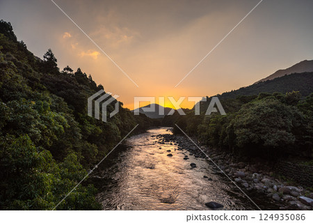 Autumn Light, Miyanoura River Valley, Yakushima, Offshore Alps Autumn Light, Miyanoura River Valley, Yakushima, Offshore Alps 124935086