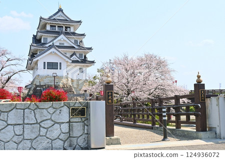 View of Sunomata Ichiya Castle from the west side of Sennari Bridge 124936072