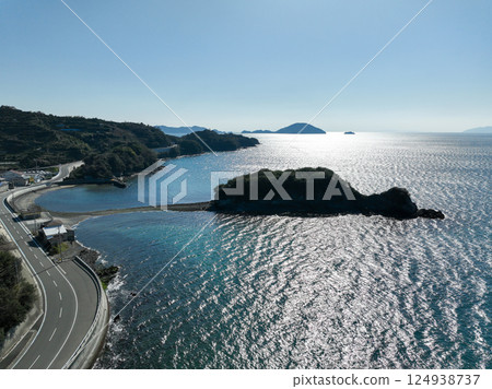 Yawatahama Beach, Ehime Prefecture: Evening scenery of Mouse Island Yawatahama Beach, Ehime Prefecture: Evening scenery of Mouse Island 124938737