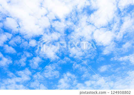 清爽的藍天白雲背景素材 清爽的藍天白雲背景素材 124938802
