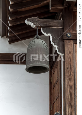 寺廟裡的半鐘（吊鐘）[寺廟圖片] 124939496
