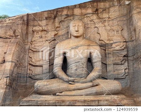 加爾維哈拉坐像，波隆納魯沃遺址，世界遺產 124939559