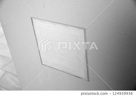 修補牆上的洞(單色) 修補牆上的洞(單色) 124939936