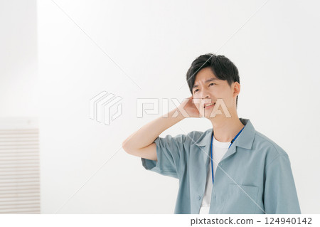 A refreshing businessman 124940142