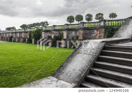 Ancient architectural ruins Ancient architectural ruins 124940166