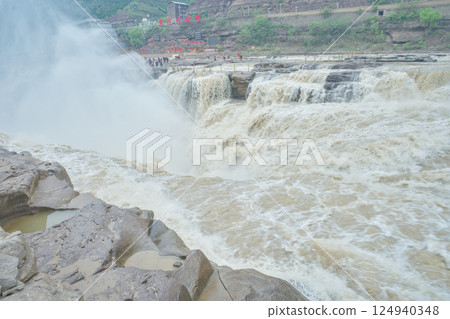 中國山西壺口瀑布的壯麗景象 124940348