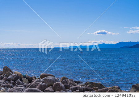 [Tokushima] The coast and blue sea of Tebajima 124941052