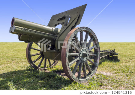 Old artillery cannon Old artillery cannon 124941316
