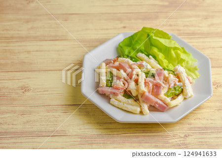 macaroni and bacon salad macaroni and bacon salad 124941633