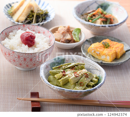 日本料理日式早餐圖片 日本料理日式早餐圖片 124942374