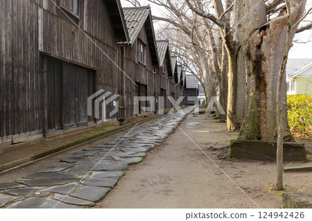 三共倉庫背後 124942426