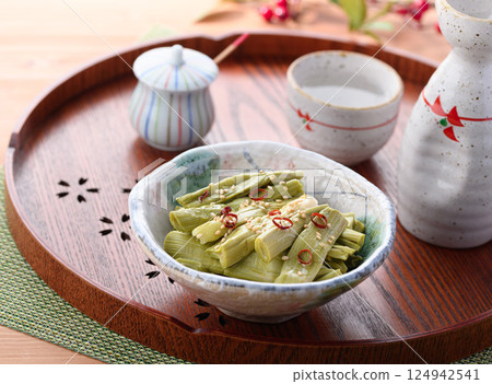 春季食材：日本虎杖泡菜 124942541