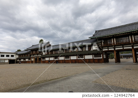 Tenrikyo Church Headquarters (Temple) / (Photo taken in November 2024) 124942764