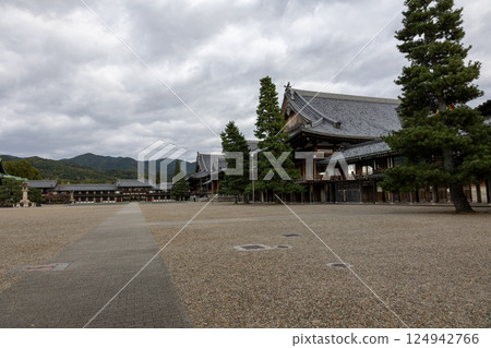 Tenrikyo Church Headquarters (Temple) / (Photo taken in November 2024) Tenrikyo Church Headquarters (Temple) / (Photo taken in November 2024) 124942766