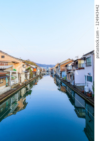 京都府舞鶴市春天的吉原灣 124943442