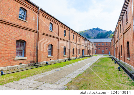 Spring at Maizuru Red Brick Park, Maizuru City, Kyoto Prefecture 124943914