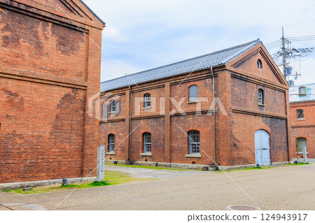 京都府舞鶴市舞鶴紅磚公園的春天 124943917