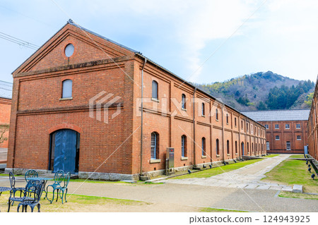 Spring at Maizuru Red Brick Park, Maizuru City, Kyoto Prefecture 124943925