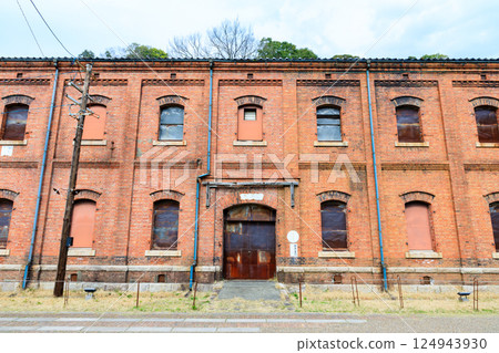 京都府舞鶴市舞鶴紅磚公園的春天 124943930