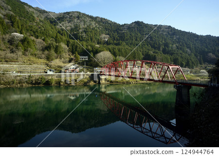 Red bridge Red bridge 124944764