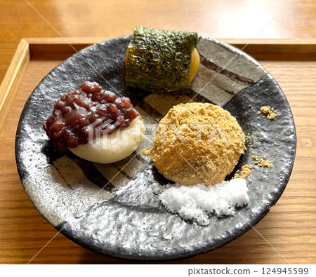 日式麻糬，紅豆餡，大豆粉，海苔 124945599