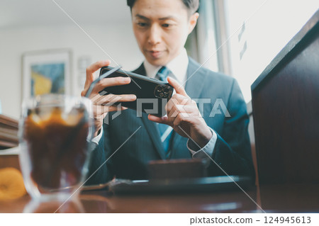 咖啡館 咖啡廳 蛋糕 124945613