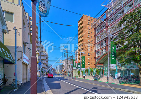 Looking towards JR Hirama Station from Gasbashi Street on the border between Chatan Town and Tajiri Town in Nakahara Ward, Kawasaki City, Kanagawa Prefecture Looking towards JR Hirama Station from Gasbashi Street on the border between Chatan Town and Tajiri Town in Nakahara Ward, Kawasaki City, Kanagawa Prefecture 124945618