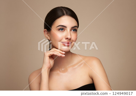 Portrait beautiful young woman with clean fresh skin Portrait beautiful young woman with clean fresh skin 124949017