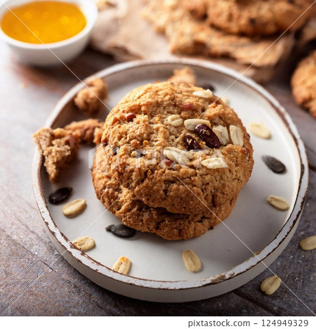 Whole Wheat cookie with Mixed Cereal, Healthy home cooking concept 124949329