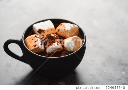 Cup of hot chocolate with marshmallow Cup of hot chocolate with marshmallow 124953640