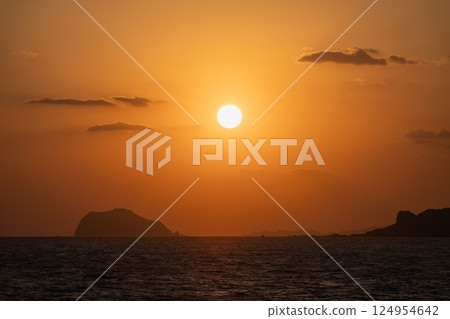 Crimson Dawn: Keelung Sun Ascends from Jinshan Sea. Crimson Dawn: Keelung Sun Ascends from Jinshan Sea. 124954642